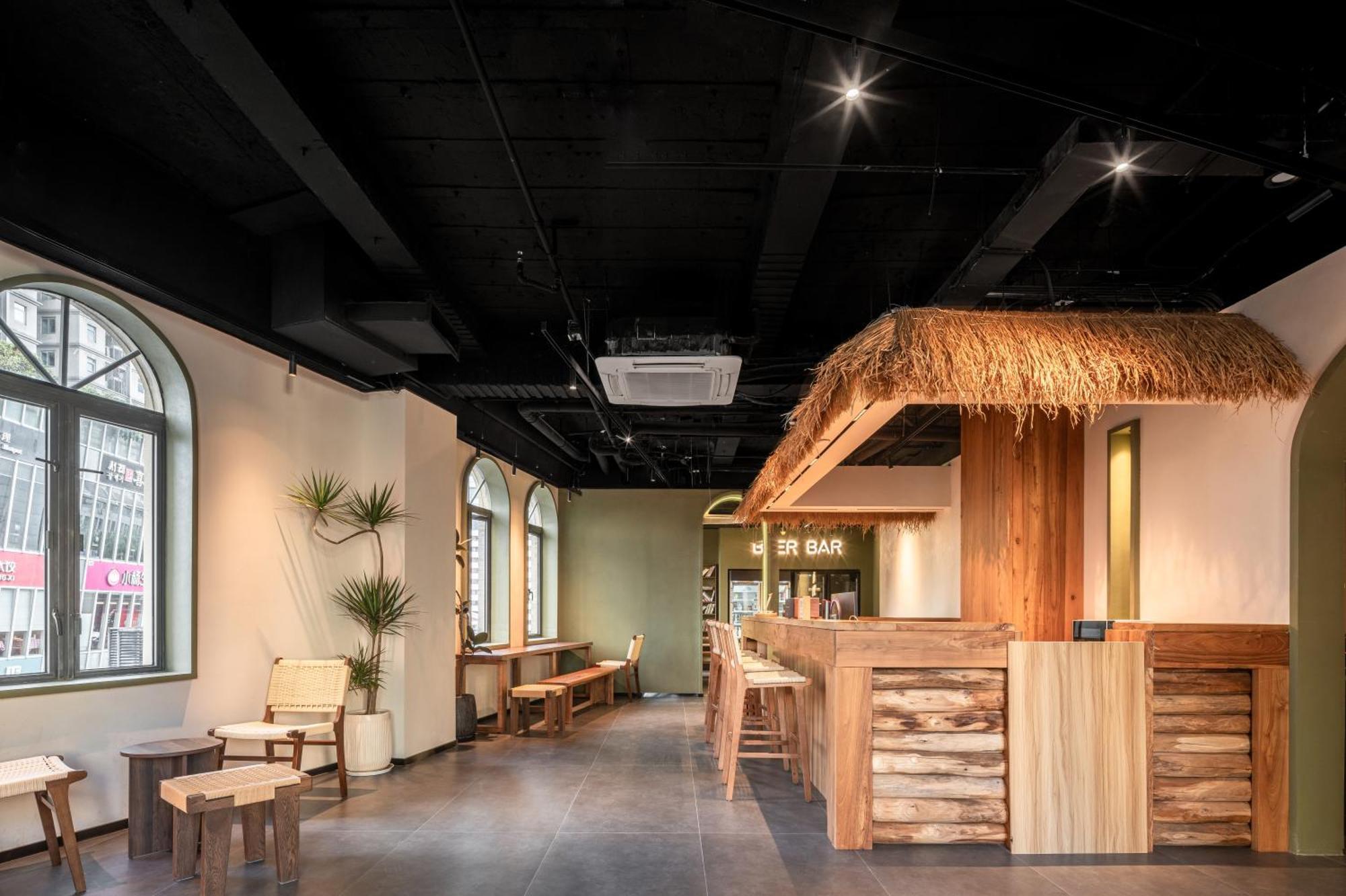 Denpa - Nanjing West Road Metro Station Hostel *