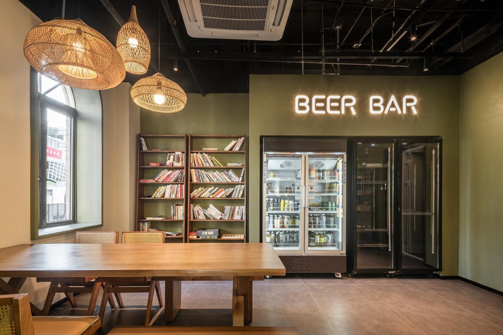 Denpa - Nanjing West Road Metro Station Hostel *